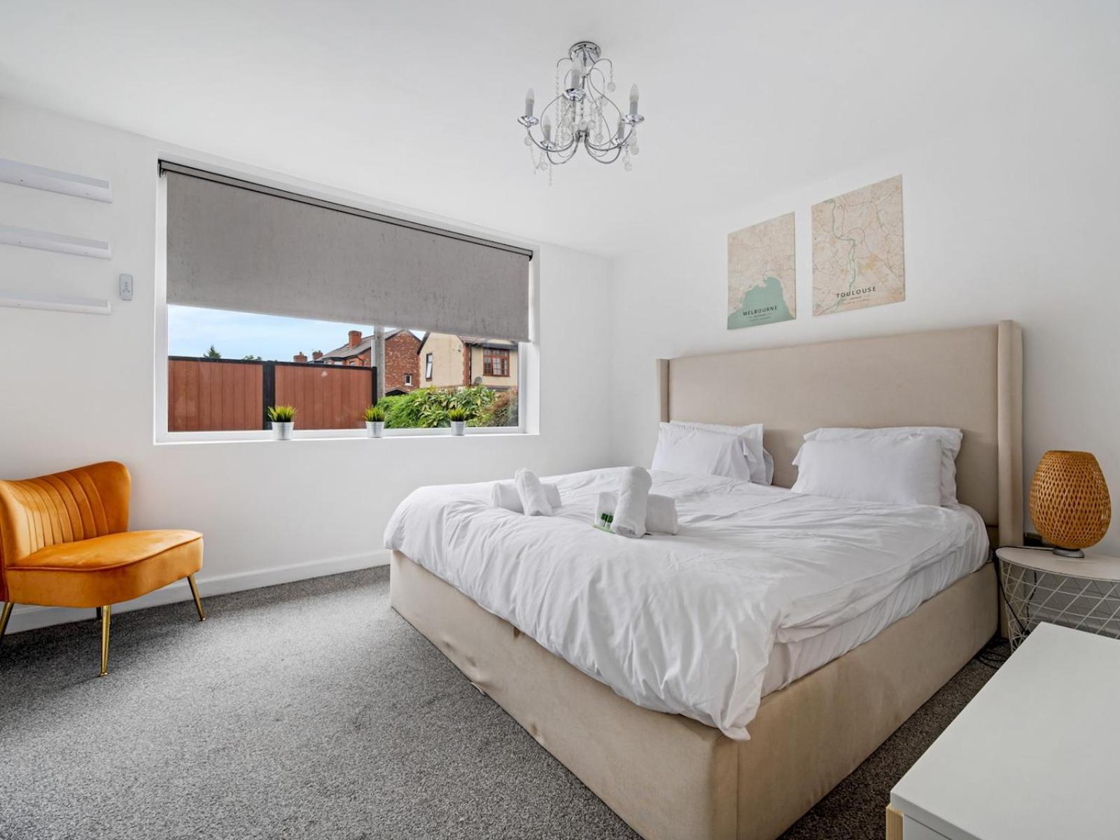 Spacious 4 Bed Hidden Gem Pass The Keys * Manchester
