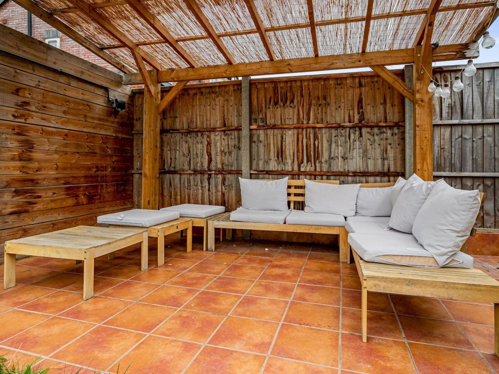 Spacious 4 Bed Hidden Gem Pass The Keys *